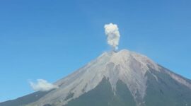 Aktivitas vulkanis Gunung Semeru di Jawa Timur. (Dok. Magma.esdm.go.id) 
