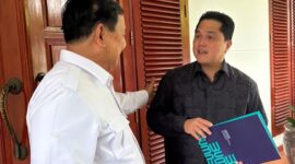 Menteri Pertahanan Prabowo Subianto bersama menteri BUMN Erick Thohir. (Facbook.com/@Erick Thohir)
