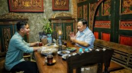 Ketua Umum Parta Gerindra Prabowo Subianto bersama Wali Kota Surakarta Gibran Rakabuming. (Dok. Tim Media Prabowo Subianto)