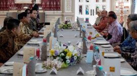 Menteri Pertahanan (Menhan) Prabowo Subianto saat bertemu dengan Perdana Menteri (PM) Malaysia Anwar Ibrahim. (Dok Tim Media Prabowo Suianto)