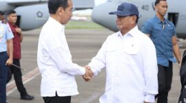 Presiden RI Joko Widodo bersama Menteri Pertahanan sekaligus presiden RI terpilih Prabowo Subianto. (Dok. setkab.go.id)

