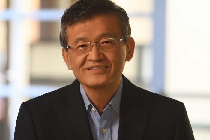 CEO Intel Lip-Bu Tan saat memberi pernyataan soal komitmen keamanan nasional dan masa depan industri chip AS. (Facebook.com @Lip-Bu Tan 陳立武)