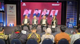 Seminar satu dekade PAAI diikuti 200 agen dan pemimpin tim dari berbagai korporasi asuransi secara langsung serta 500 agen secara daring. Selain membahas peluang industri, momentum ini memperkuat komitmen PAAI memperjuangkan kebijakan perpajakan yang adil dan memberikan kepastian bagi agen asuransi Indonesia.  Dari kiri ke kanan M Idaham (Ketua umum PAAI), St.Akromah, Wong Sandi Surya dan Henny Dondocambey. (Dok. PAAI)