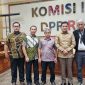 Sengketa lahan seluas 1.716 hektare di Kalimantan Barat yang dikaitkan dengan PT Bumi Pratama Khatulistiwa, anak usaha Wilmar Group, menjadi sorotan setelah berlarut lebih dari 23 tahun. Ahli waris menuntut kompensasi Rp576,5 miliar dan penyelesaian sengketa, sementara rekomendasi RDPU Komisi III DPR RI pada Maret 2025 disebut belum mendapat tanggapan dari pihak korporasi terkait. (Dok. Bambang Haryanto)